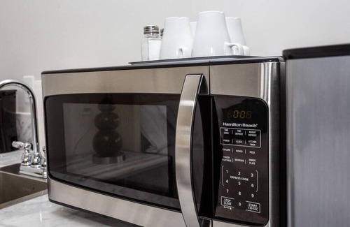 Bankers Hill Apartment | Downtown View 4 Sleepers Studio- Great for Getaway