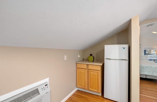 Saugatuck Apartment | Downtown View - One Bedroom Apartment, Sleeps 2