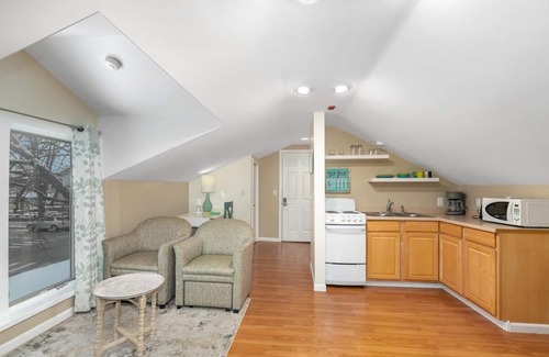 Saugatuck Apartment | Downtown View - One Bedroom Apartment, Sleeps 2