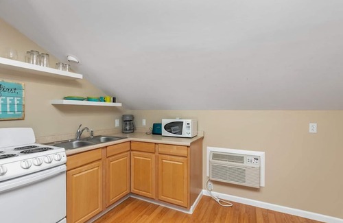 Saugatuck Apartment | Downtown View - One Bedroom Apartment, Sleeps 2