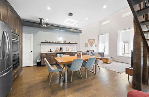 Licking Riverside Apartment | Downtown Views—Walk to Stadiums/Convention Center