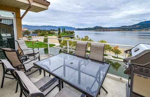 Central Okanagan Condo | Downtown Waterfront Top Floor Suite - Spectacular View - Discovery Bay