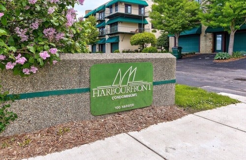 Grand Haven Condo | Downtown Waterfront! Cozy Space in the heart of Grand Haven!
