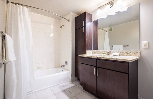 White Plains Apartment | Downtown White Plains 1 Bedroom - Commute to NYC