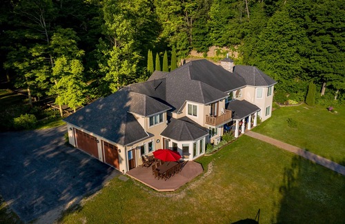 Town of Torrey House | Dragonfly Landing | 5 Bed, 2.5 Bath