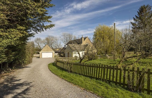 Chipping Campden House | Draycott Farm large Cotswold property with hot tub