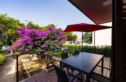 Zrce Apartment | Drazen Charming Three Bedroom Apartment