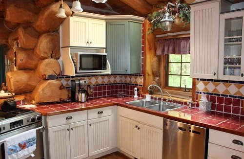 Newaygo Cabin | Dream Catcher Log Cabin: Your All-Season Log Cabin Retreat Awaits In The Heart of the Huron