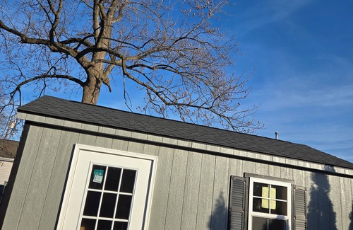 Middlesex House | Dream Comfort Ranch Central NJ NYC, Pet Friendly, Sleeps 8, Deck & Fenced Yard