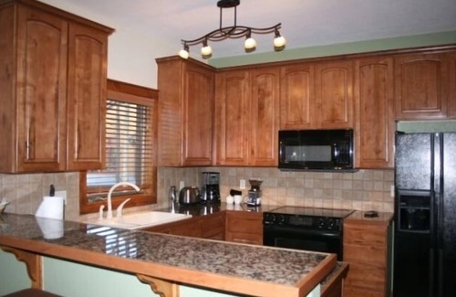 Four O'Clock House | DREAM SPOT "TRUE SKI IN/OUT" NEW BEDS- 1 Bedroom/2 Full Bath "PRIVATE" Hot Tub
