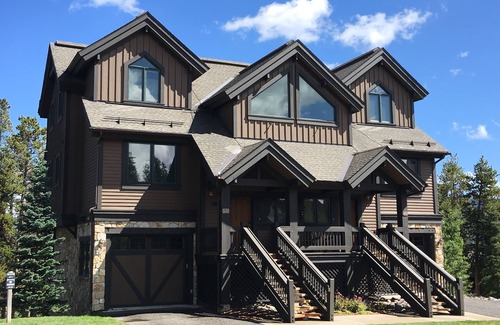 Four O'Clock House | DREAM SPOT "TRUE SKI IN/OUT" NEW BEDS- 1 Bedroom/2 Full Bath "PRIVATE" Hot Tub