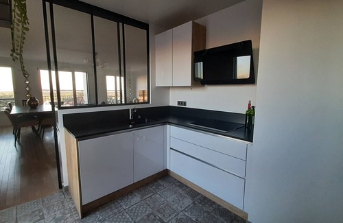 Suresnes Apartment | DREAMVIEW SACRE COEUR/TOUR EIFFEL 15 mins from Paris, 5 mins from La Défense