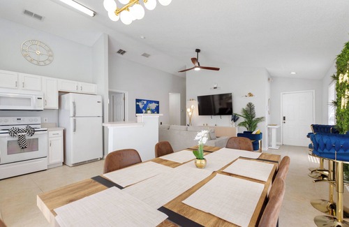 Haines City House | Dreamy 3BR, Pool,Golf, Disney, Universal, Legoland
