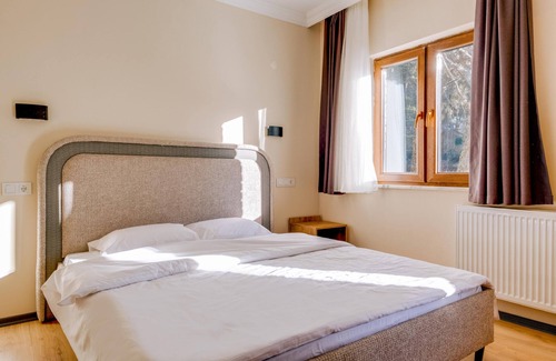 Tosya House | Dreamy Lake and Mountain View Hotel in Dipsiz Lake