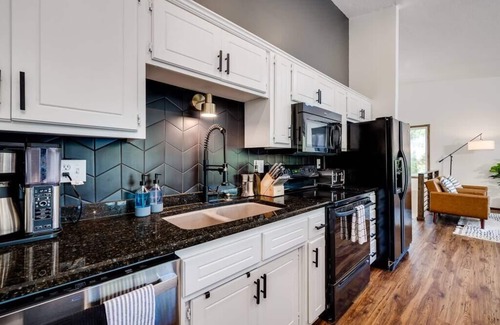 Inver Grove Heights House | Dreamy Lake Home with Huge Private Yard