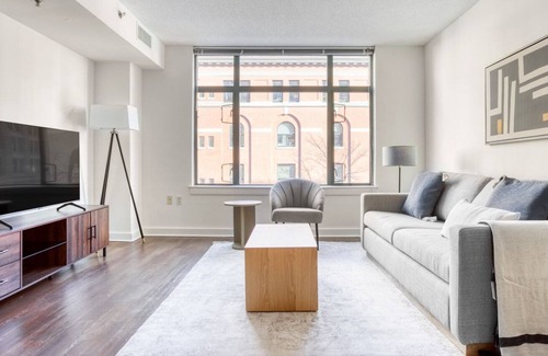 Penn Quarter Apartment | Dreamy Penn Quarter 1BR w/ W/D & Gym, 2 blocks to Metro, by Blueground