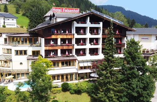 Bad Kleinkirchheim House | Dreibettzimmer "glücksmomente" 53 m² - Wohlfühl & Genusshotel Felsenhof