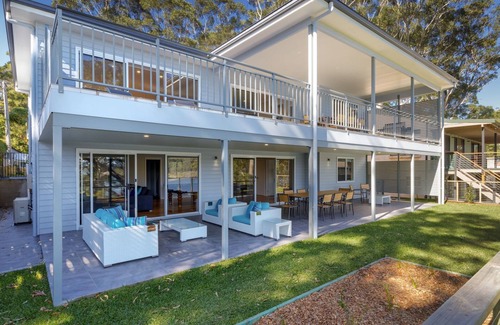 Smiths Lake House | Driftaway~Wi-Fi~Kayaks~Pool Table~Games~Toys~Reverse Cycle Air-Con~Media Room