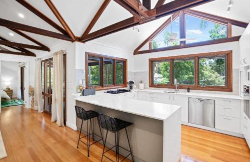 Rainbow Beach House | Driftwood Beach House at Rainbow Beach with Pool Aircon Wifi
