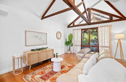 Rainbow Beach House | Driftwood Beach House at Rainbow Beach with Pool Aircon Wifi