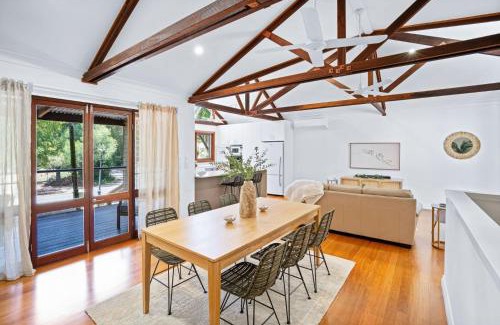 Rainbow Beach House | Driftwood Beach House at Rainbow Beach with Pool Aircon Wifi