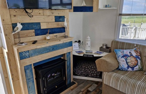 Anderby Creek Cabin | Driftwood Cabin - Dog Friendly, Anderby Creek