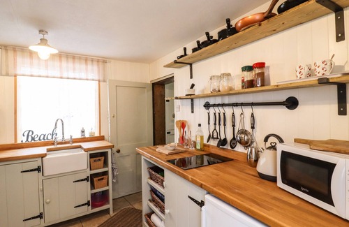 Harwich Cottage | DRIFTWOOD COTTAGE, family friendly, with a garden in Harwich