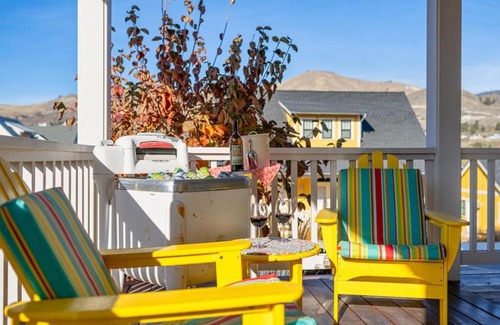 Chelan House | Driftwood Cottage with Carriage House #6CH