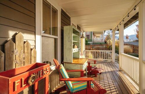 Chelan House | Driftwood Cottage with Carriage House #6CH