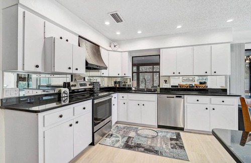 Whitfield House | Driftwood Dream : Save 15% until Nov 30!