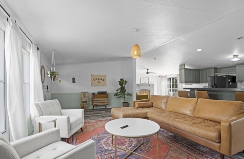 Driftwood House | Driftwood Home near Wineries, Breweries, and Wedding Venues!