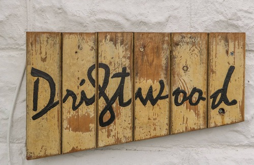 Milnthorpe Cottage | DRIFTWOOD, pet friendly, with a garden in Sandside