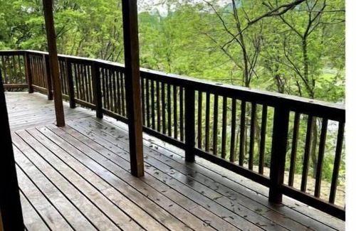 Lansing House | Drop Tine Ridge w/Hot Tub