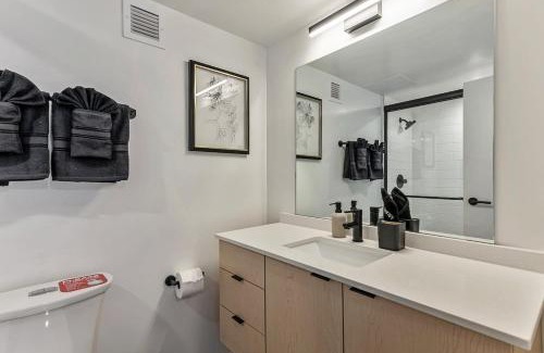 Downtown Salt Lake City Apartment | DT Studio Gym Pool Table 8th Floor Parking