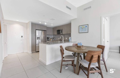 Doral Condo | DTW Doral 2BD Condo | Skyline Views & Free Parking