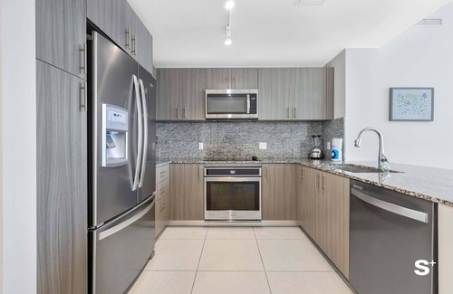 Doral Condo | DTW Doral 2BD Condo | Skyline Views & Free Parking