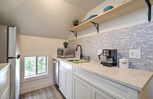 Golden Apartment | Dtwn Golden Apt < 9 Mi to Red Rocks Amphitheater!