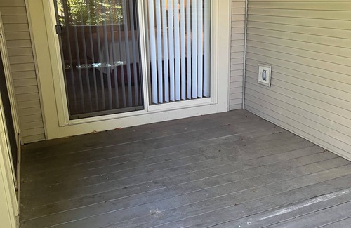 Dublin Apartment | Dublin location! Lots of Space & Wooded too!