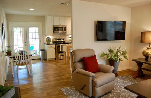 Boerne House | Duck Inn, 1/2 Block To Cibolo Creek Walking Path, Downtown Boerne, TX