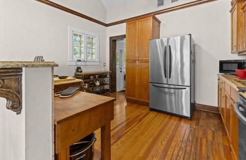 Duckpond Apartment | !Duck Pond Charming 3bed 2 bath house!