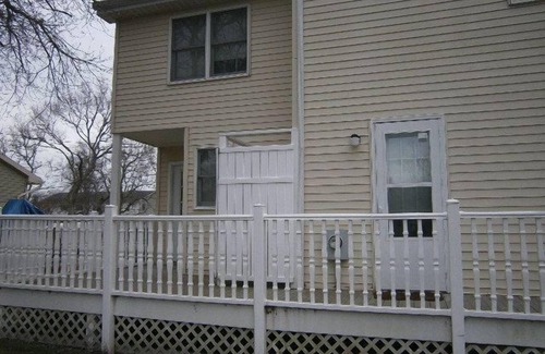 Chincoteague House | Duck's Delight - Pet friendly rentals within walking distance to Maddox Blvd!