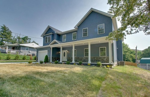 Dumfries House | Dumfries Vacation Rental about 32 Mi to Washington DC!