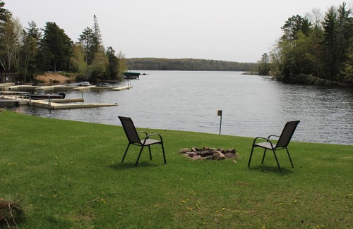 Hayward Cabin | Dun Rovin Duplex 2 On the Beautiful Chippewa Flowage.