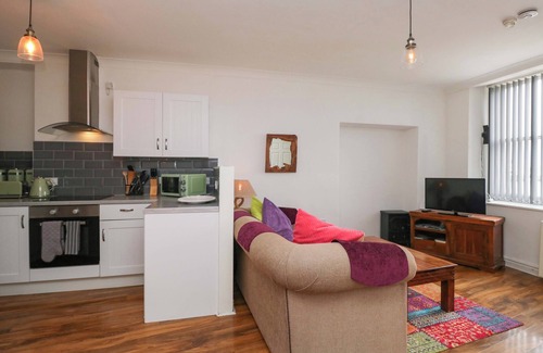 Whitehaven Cottage | DUNCAN SQUARE, pet friendly, country holiday cottage in Whitehaven