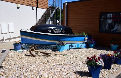 Brixham Apartment | Dunlin 3 - The Cove - sleeps 4 guests in 2 bedrooms