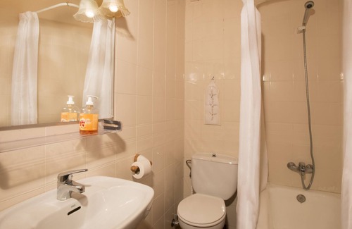 Queixans House | Duplex apartment with pool close to ski resorts and hiking trails