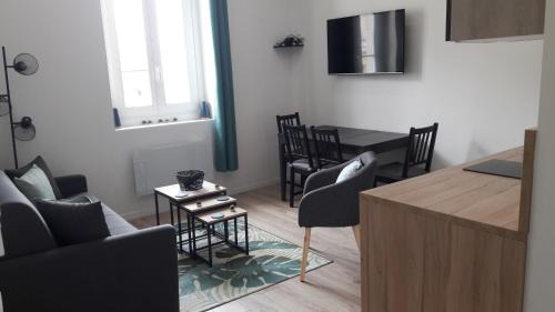 8th Arrondissement Apartment | Duplex Bastié T3 calme et climatisé WiFi