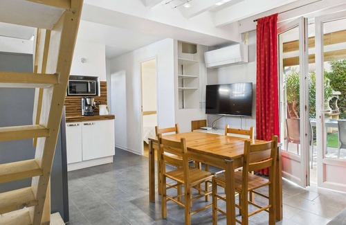 Marseillan Plage Apartment | Duplex Climatisé 2 Pièces, Terrasse Sud-Ouest, Parking Privé, Proche Commodités