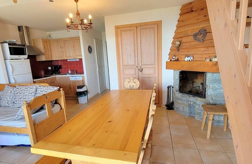 Saint-Michel-de-Chaillol Apartment | Duplex for 8 with South Balcony, Fireplace, and Free WiFi in Saint-Michel-de-Chaillol