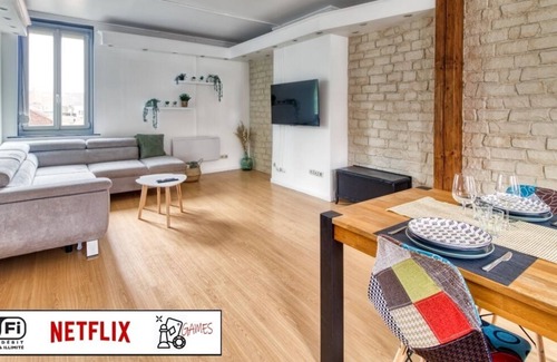 Calais Apartment | Duplex Lumineux Bien Équipé à 5 Minutes du Théâtre de Calais